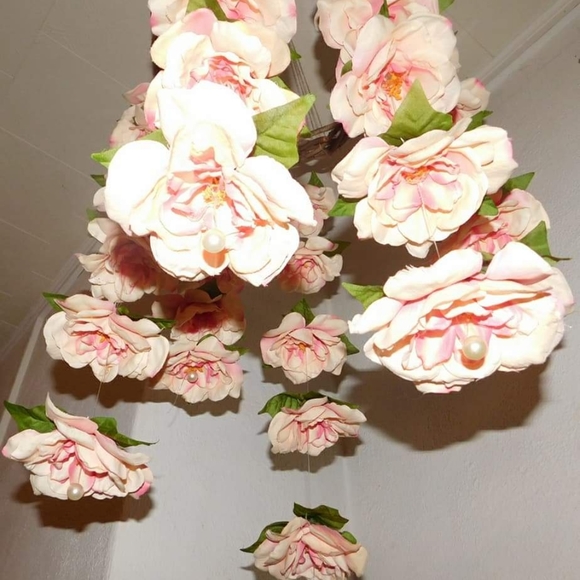 Vine and rose chandelier - Picture 3 of 3